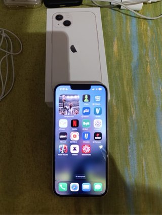 iPhone 13 Blanco + Accesorios