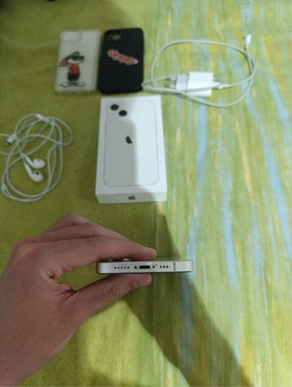 iPhone 13 Blanco + Accesorios