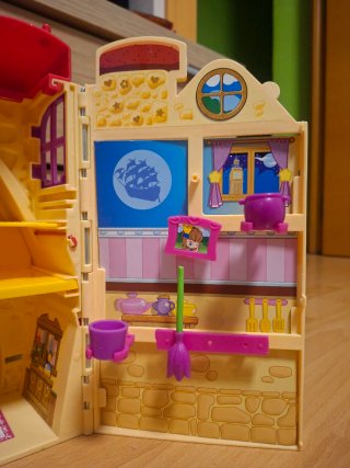 Casa Cuentos Pin y Pon