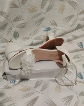 Sandalias Blancas Talla 38 + Guantes + Corona