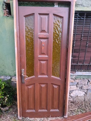 Puerta de entrada pino tea con cristales