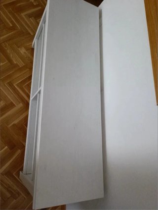 Mueble TV blanco IKEA con baldas