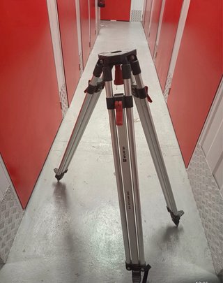 Nivel láser Würth y tripo