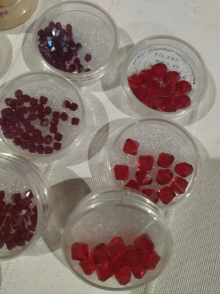 30 Caixas Cristais Swarovski