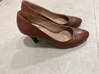 Zapatos de tacón de piel Nous