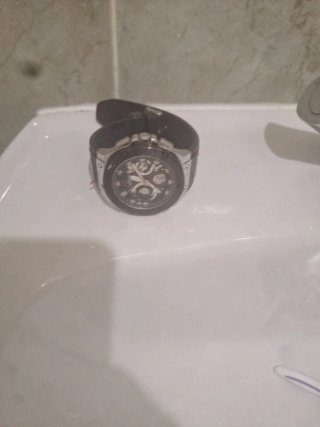 Reloj Guess Negro y Plateado