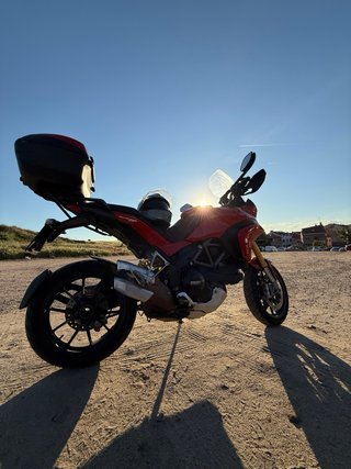 Ducati Multistrada 1200s Roja