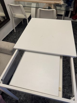 Mesa de comedor Ikea extensible con 4 sillas