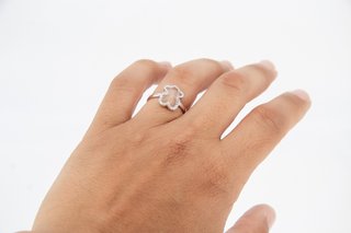 Anillo De Oro Blanco De 18K.. Ref: 031-01-00166