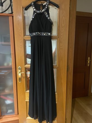 Vestido de ceremonia negro con pedrería