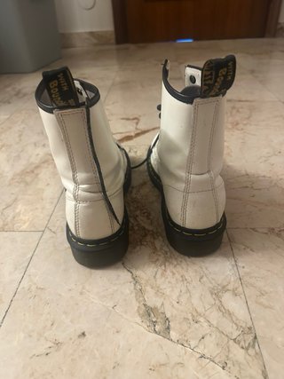 Dr. Martens bianche