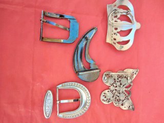 Fivelas de Cinto Decoradas com Pedras