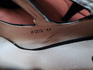 Zapatos de tacón negros