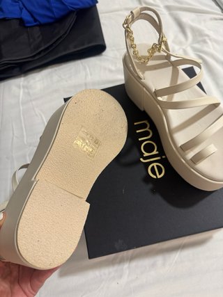 Sandalias Maje Beige Talla 38 con Cadena Dorada