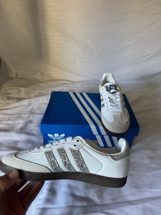 Adidas Samba Plata y Blanco Mujer