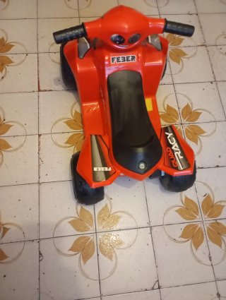 Quad Eléctrico Feber y Regalo.