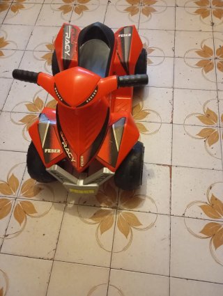 Quad Eléctrico Feber y Regalo.