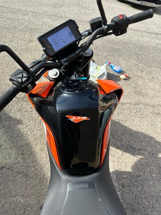 KTM Duke 125 ABS NAKED Naranja/Blanca