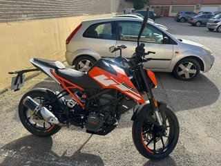 KTM Duke 125 ABS NAKED Naranja/Blanca