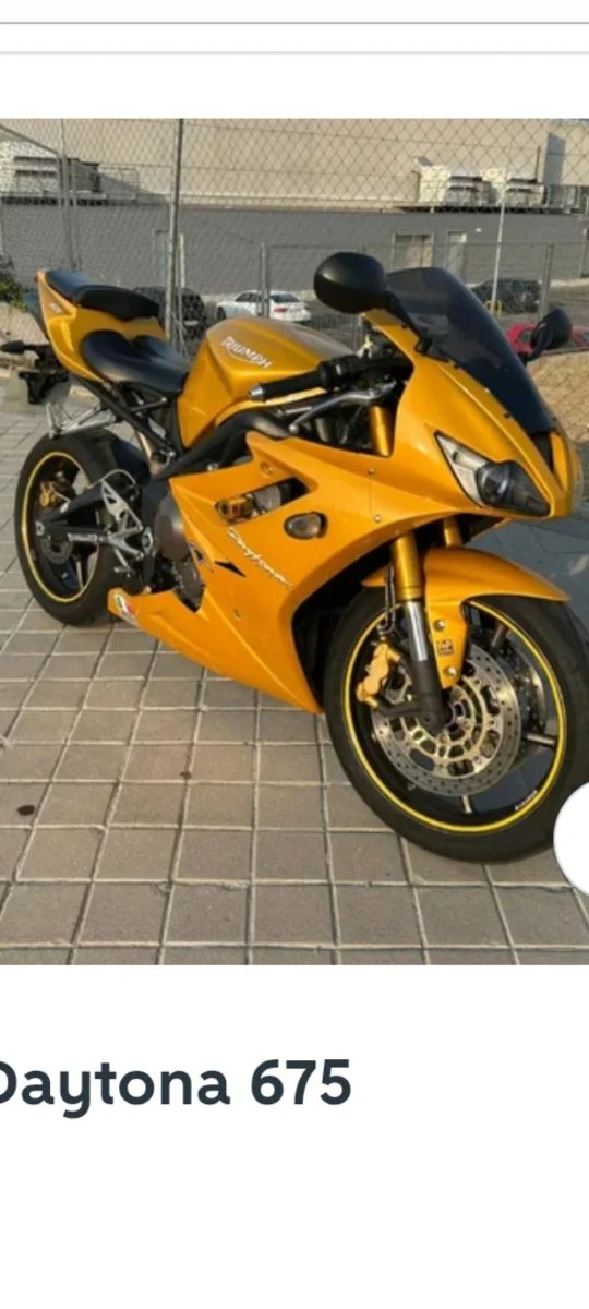 Triumph Daytona 675 Amarilla