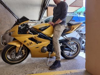 Triumph Daytona 675 Amarilla