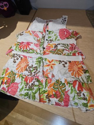 Vestido infantil volantes estampado floral