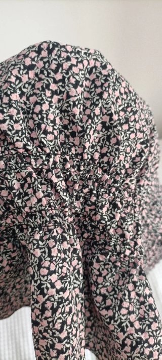 Top Peplum H&M Negro y rosa