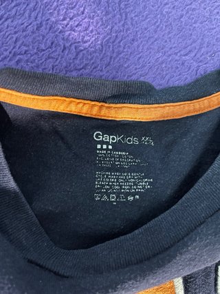 Camiseta Gap Negra Logo Naranja Talla L