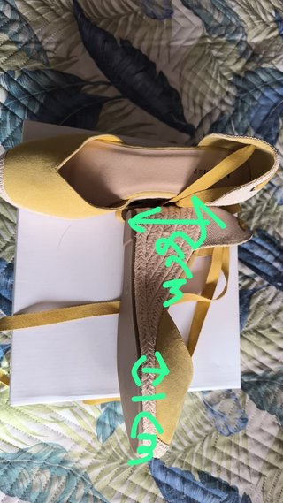 Sandalias cuña mostaza Kiabi talla 39