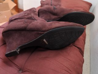 Botas de ante con tachuelas