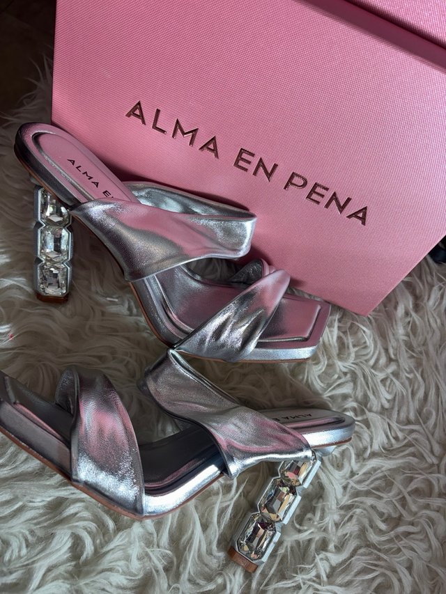 Sandalias Alma en Pena tacón transparente