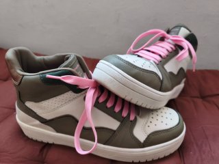 Zapatillas Stradivarius verde y blanco
