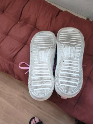 Zapatillas Stradivarius verde y blanco