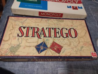 Juegos de mesa Monopoly y Stratego año 80