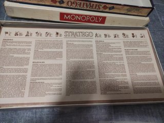 Juegos de mesa Monopoly y Stratego año 80