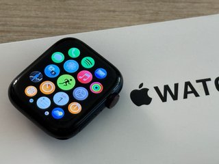 Apple Watch SE 44mm GPS + Cellular + accesorios