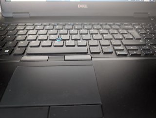 Portátil Dell 5590 i7 8ª Gen 16GB RAM 512GB SSD