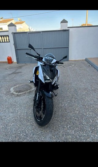 Kawasaki Z800E