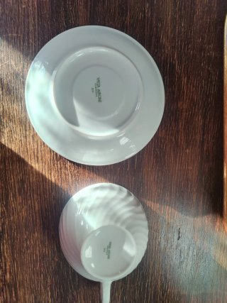 Taza y plato Vista Alegre porcelana