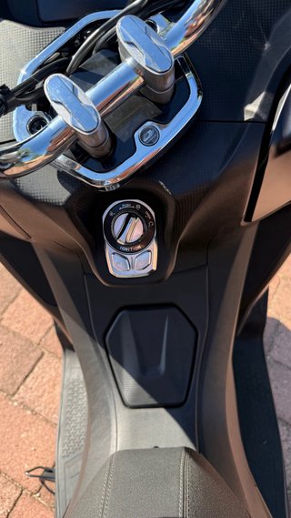 QJ MOTOR MTX 125 Negra
