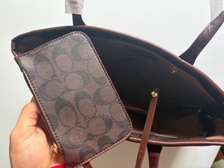 Bolso Coach City Tote con monograma clásico en ton