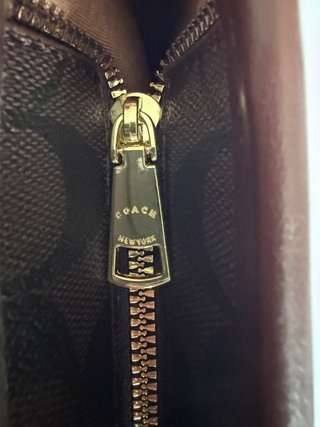 Bolso Coach City Tote con monograma clásico en ton