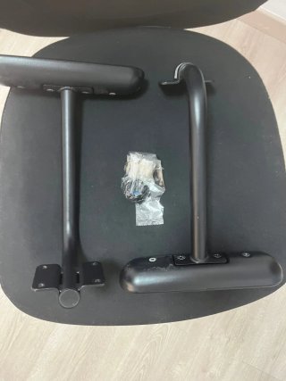 Silla de oficina giratoria negra