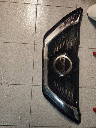 Parrilla Nissan Qashqai J11