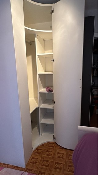 Dormitorio juvenil morado y blanco