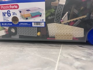 Due scatole di LEGO