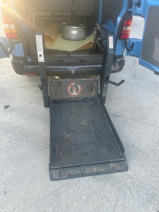 Rampa eléctrica para silla de ruedas
