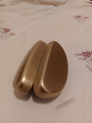 Funda de gafas grande dorada