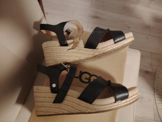Sandalias UGG Negras Talla 41
