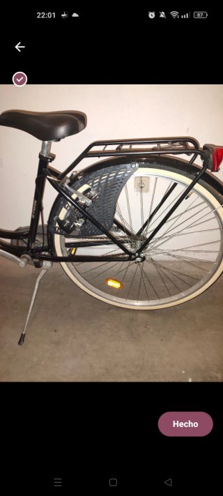 Bicicleta urbana con cesta delantera